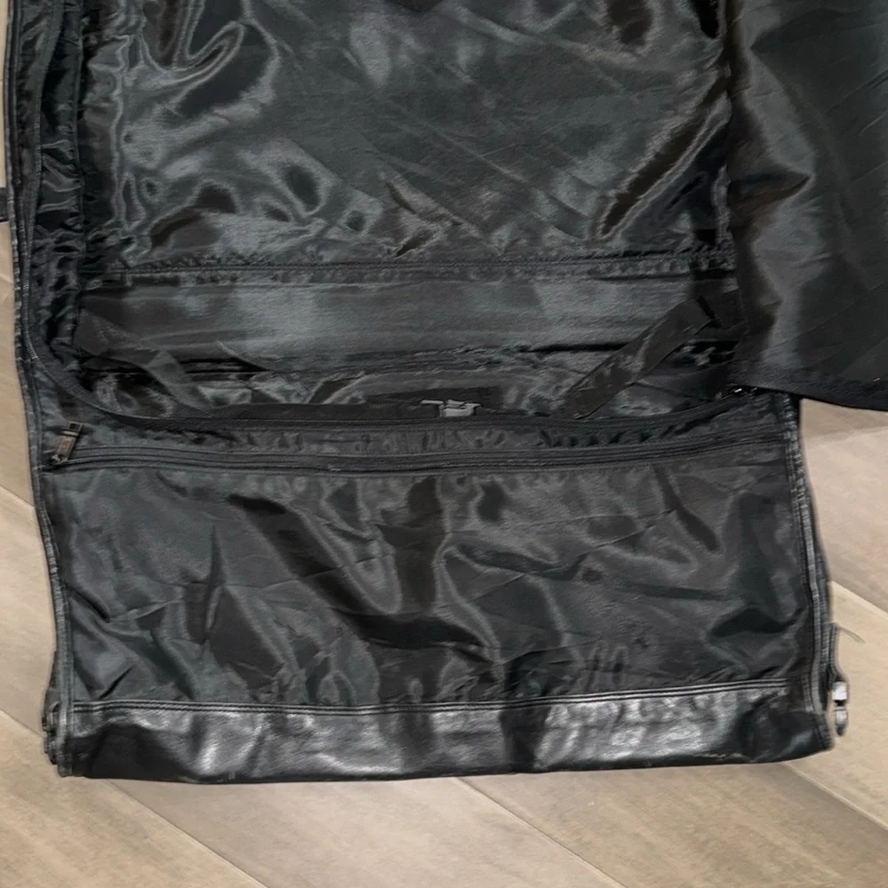TUMI Vintage Black Leather Garment/ Suit Tri Fold Expandable Travel Bag